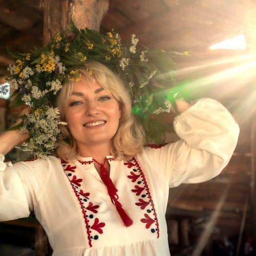 «Девка, баба, молодуха» — авторская лекция в Суздале