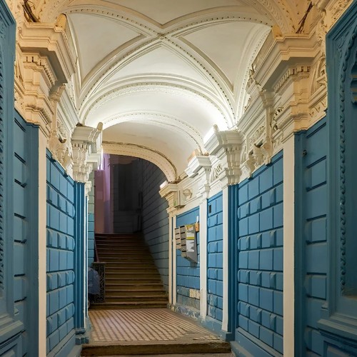 Питерский лайфстайл: по старинным парадным и дворам-колодцам доходных домов