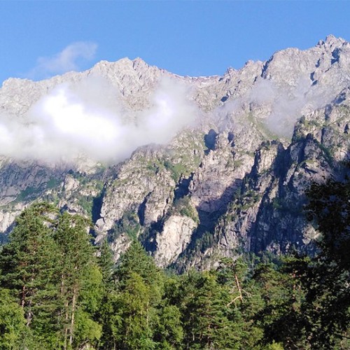 Треккинг в Цейском ущелье налегке с проживанием в гостинице (всё включено)