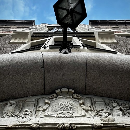 Петроградская сторона: северный модерн, поэты и чекисты