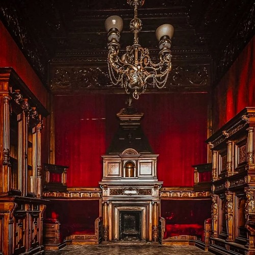 Экскурсия в закрытый особняк Брусницыных