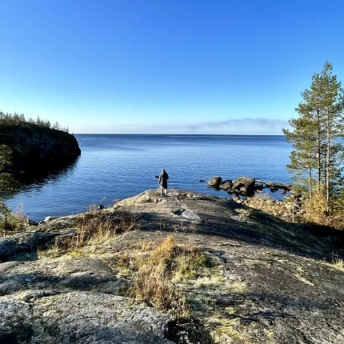 Заповедная Карелия на внедорожнике, лодке и сапе: проживание в домиках на Ладожском озере