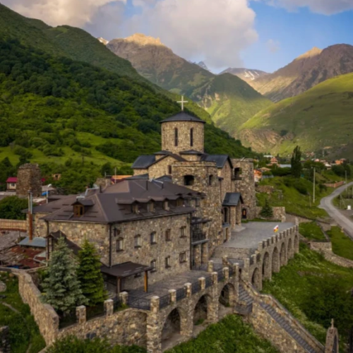 Осетинские выходные: уютный Владикавказ и впечатляющие ущелья