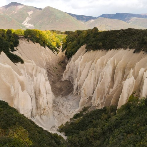 Увидеть душу Камчатки: джип-тур по неизведанным местам с круизом по Курильскому озеру (всё включено)
