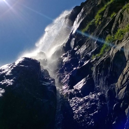 Треккинг налегке в Безенги с размещением в альплагере