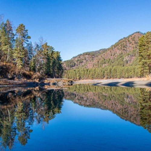 Автотур по весеннему Алтаю: фиолетовые горы и места силы