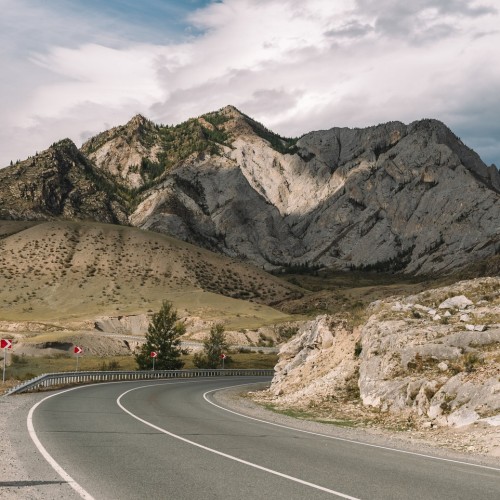 По знаковым местам Алтая с чаепитием у травницы и моторафтингом по Катуни
