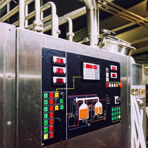 Старейшая крафтовая пивоварня в центре Петербурга (18+)