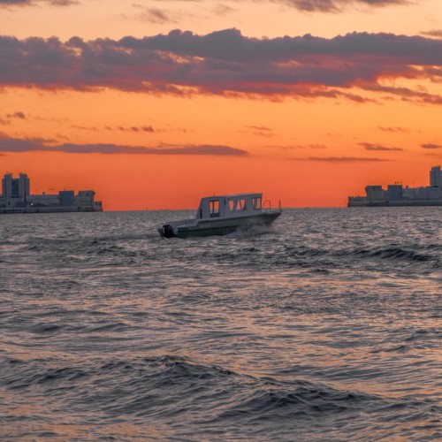 Форты Кронштадта на водной прогулке