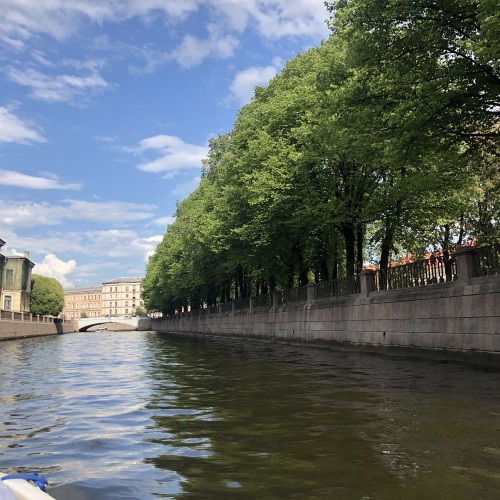 Обзорная прогулка на катере по рекам и каналам Санкт-Петербурга