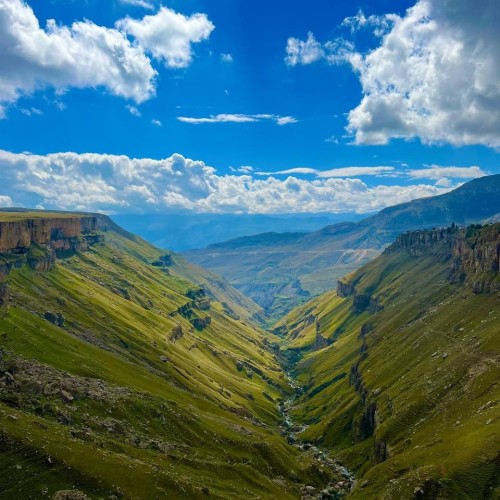 Объятия горного края: по топовым локациям Дагестана на внедорожниках