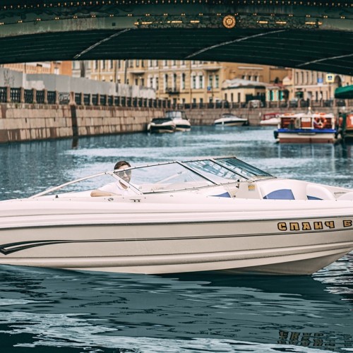 Прогулка на премиальном катере до «Лахта-центра»