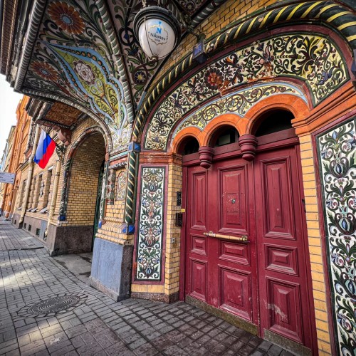 Комбо-экскурсия: обзорная на крыше + парадные и дворы-колодцы