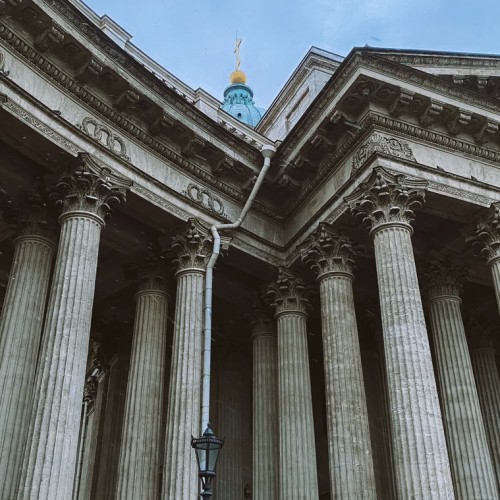 Аудиоэкскурсия без гида по Казанскому собору: тайны храма-победителя и посмертной коронации