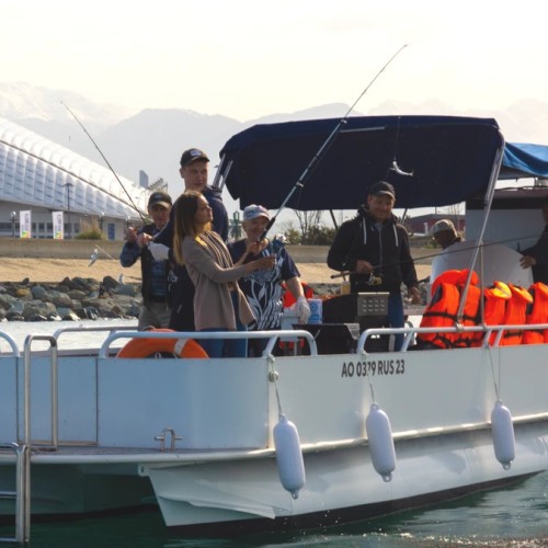 Морская рыбалка в Адлере с приготовлением улова на борту