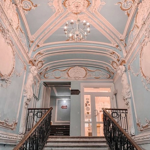 Тайная жизнь дворов и доходных домов Петербурга