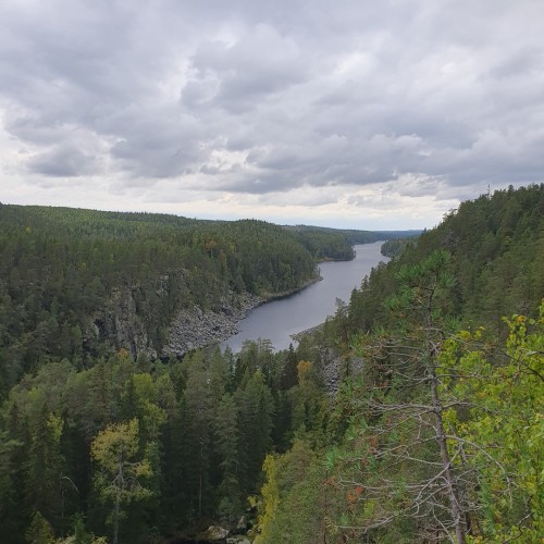 По Карелии на джипах в своей компании: «Марциальные воды», Гирвас и мистическая гора Воттоваара