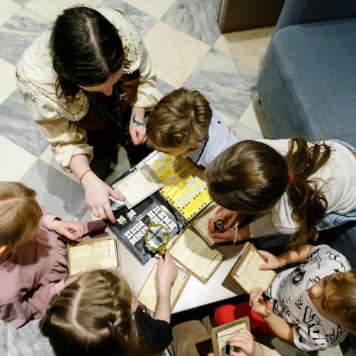 В Египетский зал Эрмитажа с энтомологом