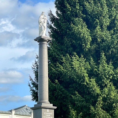 Из Петербурга — к монастырям и святому источнику