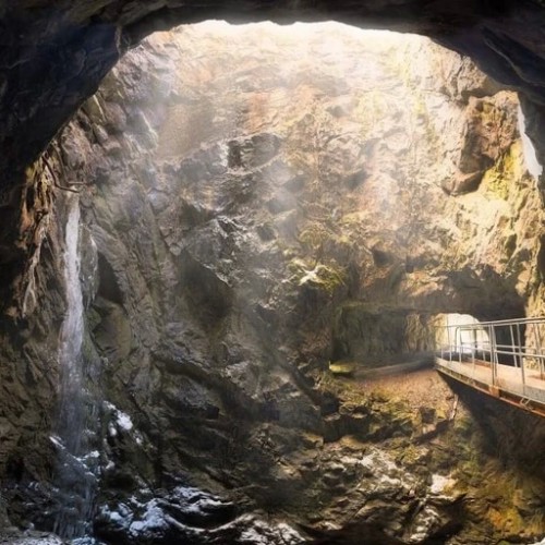 Автобусный тур в Карелию: Петрозаводск, парк «Рускеала», остров Кижи и Марциальные воды