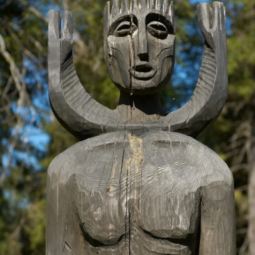 Из Петербурга — в русскую деревню Мандроги