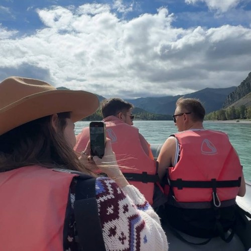 Алтай в красках мая: активное путешествие по знаковым локациям