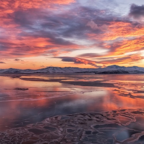 Индивидуальный джиппинг на Байкал с фотографом: ледяные пейзажи Ольхона и Огоя без экскурсий