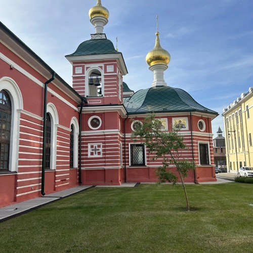 Всякая земля начинается от кремля...