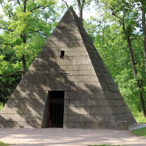 Из Петербурга — в роскошное Царское Село на минивэне