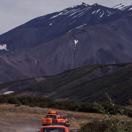 Океан впечатлений на Камчатке с фотографом: треккинги, спа, обед с видом на горы и ночь в глэмпинге