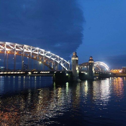 К разводным мостам — на мотоцикле