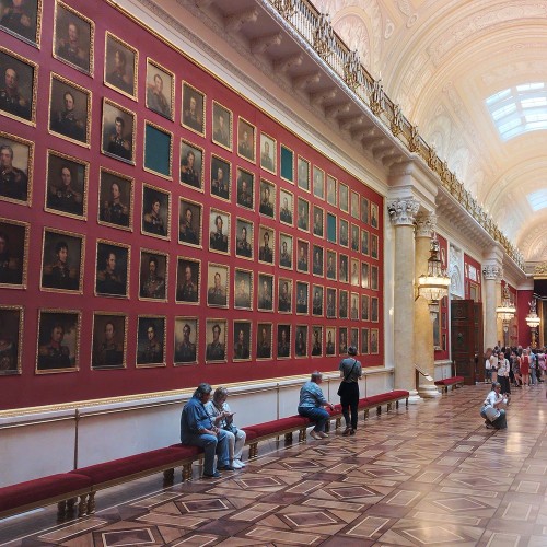 Знакомство с коллекцией Эрмитажа в мини–группе (билеты включены)