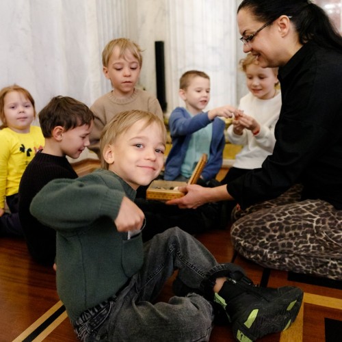 Экскурсия для детей «Каменная шкатулка Эрмитажа: малахит, лазурит и мозаика»