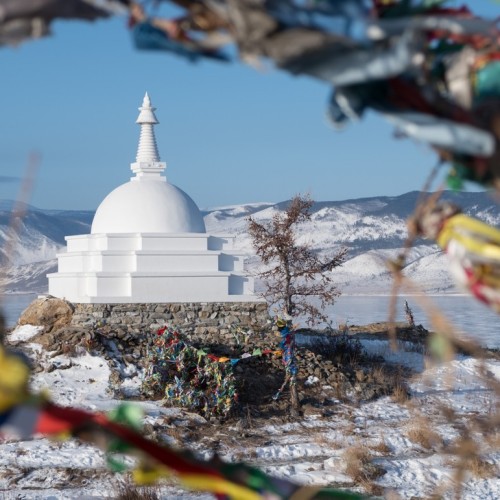 Индивидуальный джиппинг на Байкал с фотографом: ледяные пейзажи Ольхона и Огоя без экскурсий