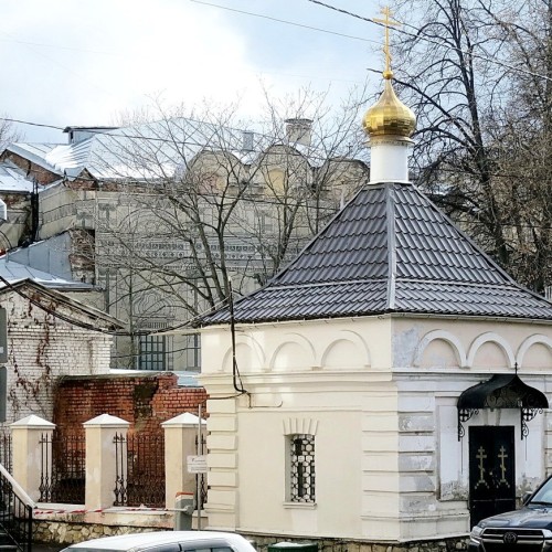 Гостиная горка на берегу Яузы