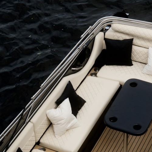 Петербург твоими глазами: прогулка на катере по рекам и каналам