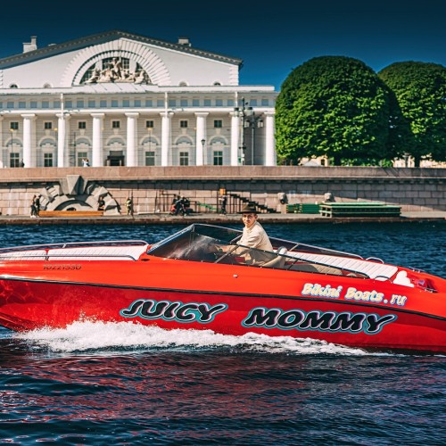 Индивидуальная прогулка на катере по рекам и каналам Санкт-Петербурга