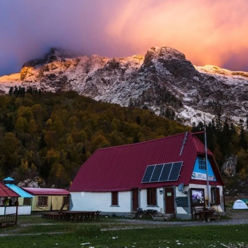 От плато Лаго-Наки к Чёрному морю: поход популярным советским маршрутом через горы