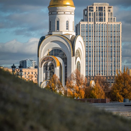Экскурсия по парку Победы на Поклонной горе «Покуда сердца стучатся — помните!»