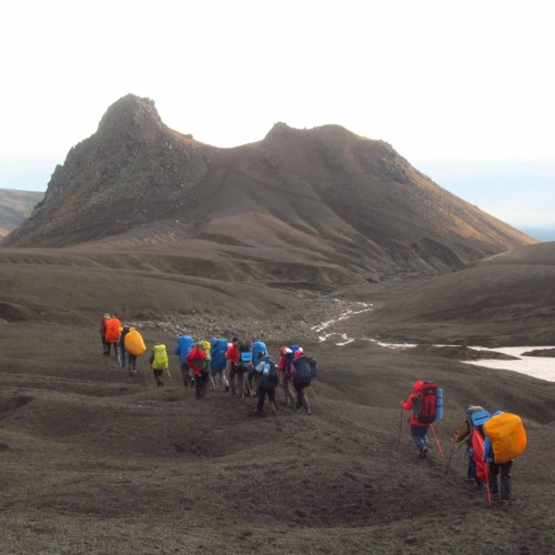 Большой поход с рюкзаками и палатками по Камчатке: вулканы, Тихий океан, термы и альпийские луга