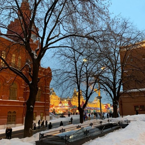 На автобусе — по красавице Москве