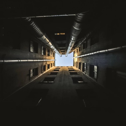 С гидом-проводником — по дворам и парадным Петроградской стороны