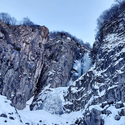В снежную Верхнюю Балкарию на новогодние праздники: треккинг налегке с проживанием в гостинице