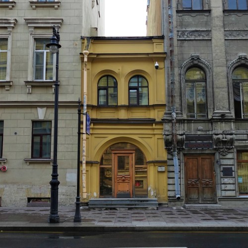Нетривиальная прогулка по forbes-адресам старого Петербурга