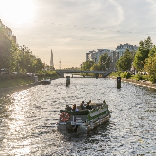 Вдоль Петроградской стороны на индивидуальной водной прогулке