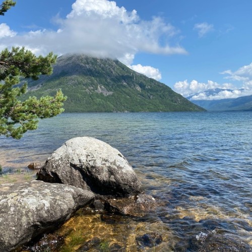 Активное путешествие на север Байкала с комфортом: прогулка на катере, рыбалка и природа