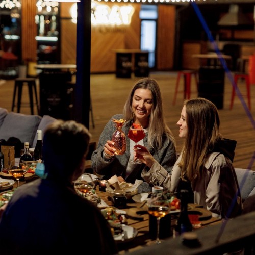 Кедровый аромат и лёгкость бытия: лучшие бани, спа-отель и винный вечер