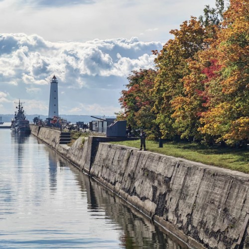В морской пригород Петербурга — Кронштадт