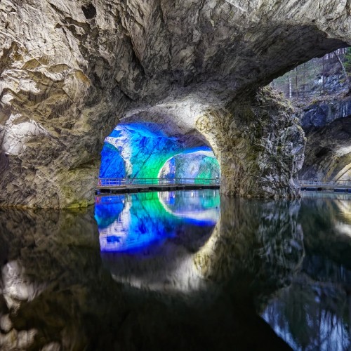 Мрамор Рускеалы и водопады Ахинкоски из Петербурга