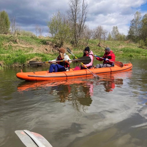 Первый раз с веслом в руках: лёгкий сплав по реке Воре (всё включено)